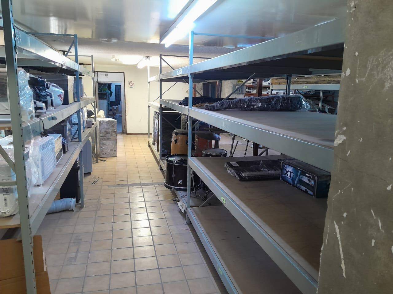 SE RENTA EXCELENTE LOCAL COMERCIAL EN AVENIDA PRINCIPAL