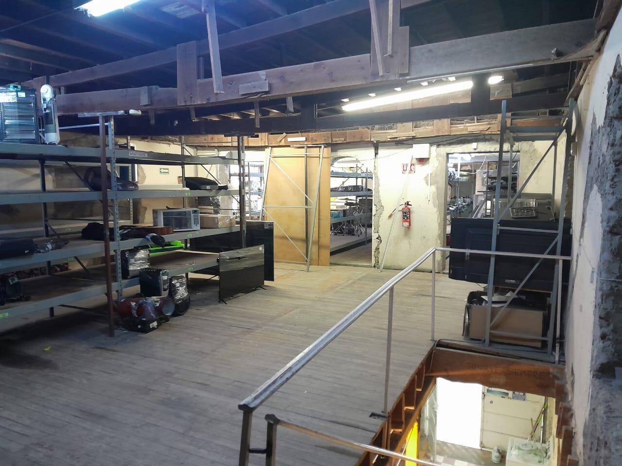 SE RENTA EXCELENTE LOCAL COMERCIAL EN AVENIDA PRINCIPAL