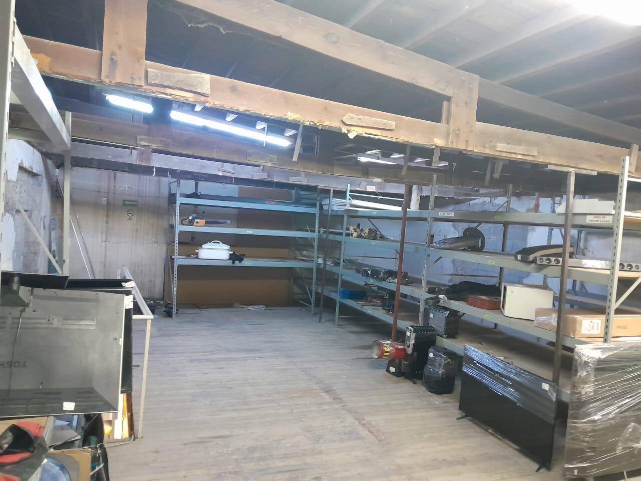 SE RENTA EXCELENTE LOCAL COMERCIAL EN AVENIDA PRINCIPAL