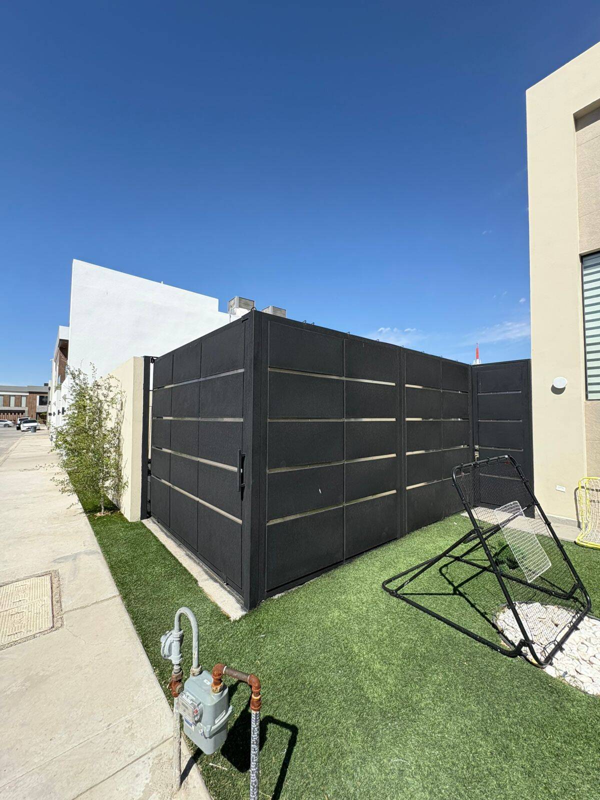SE VENDE HERMOSA CASA CON ALBERCA EN RESIDENCIAL  ARBOREAL