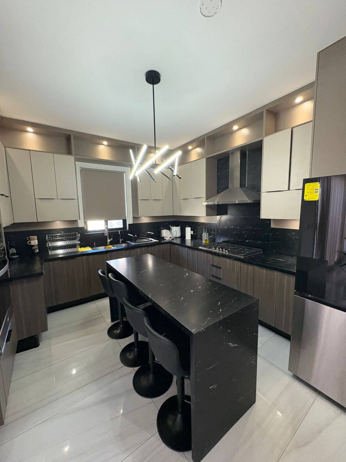 SE VENDE HERMOSA CASA CON ALBERCA EN RESIDENCIAL  ARBOREAL