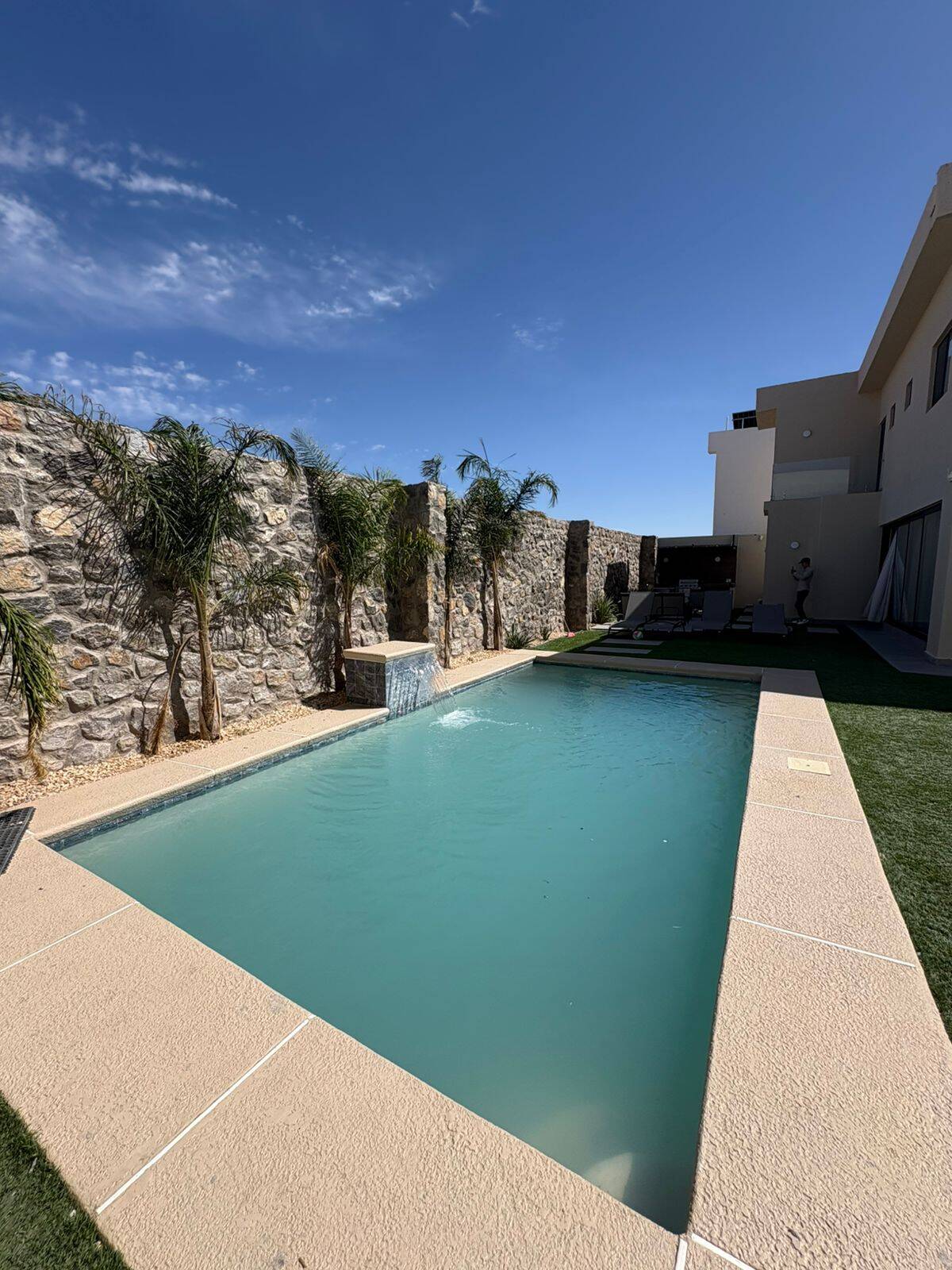 SE VENDE HERMOSA CASA CON ALBERCA EN RESIDENCIAL  ARBOREAL
