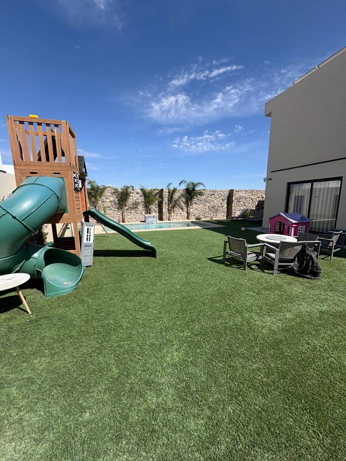 SE VENDE HERMOSA CASA CON ALBERCA EN RESIDENCIAL  ARBOREAL