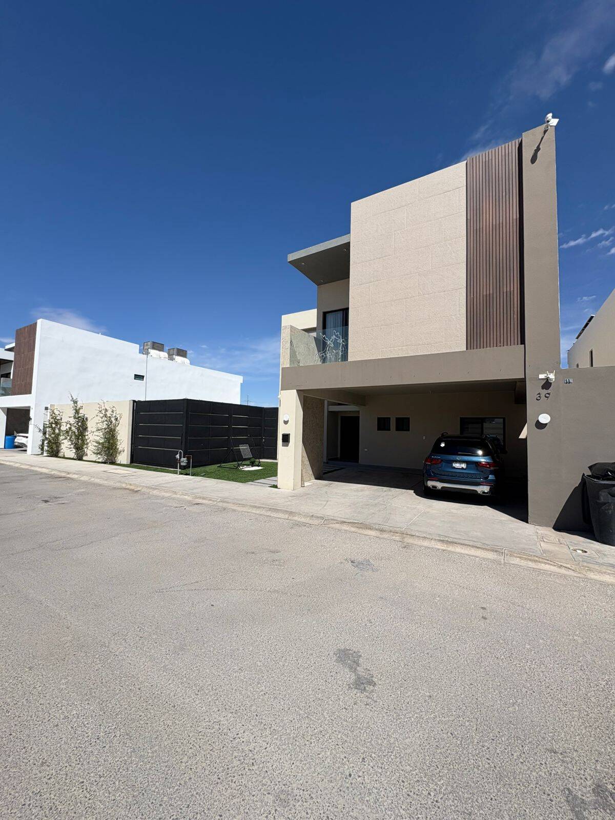 SE VENDE HERMOSA CASA CON ALBERCA EN RESIDENCIAL  ARBOREAL