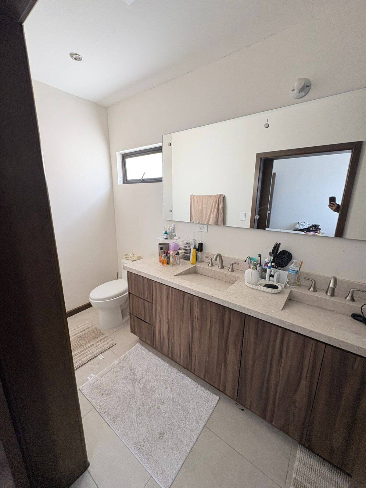 SE VENDE HERMOSA CASA CON ALBERCA EN RESIDENCIAL  ARBOREAL