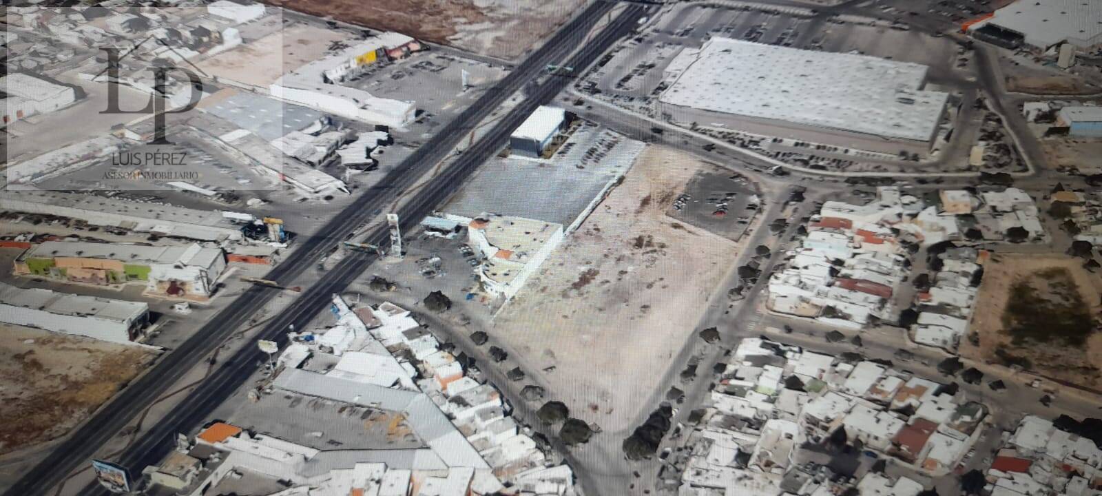 SE VENDE GRAN TERRENO CON EXCELENTE UBICACION, COMERCIAL