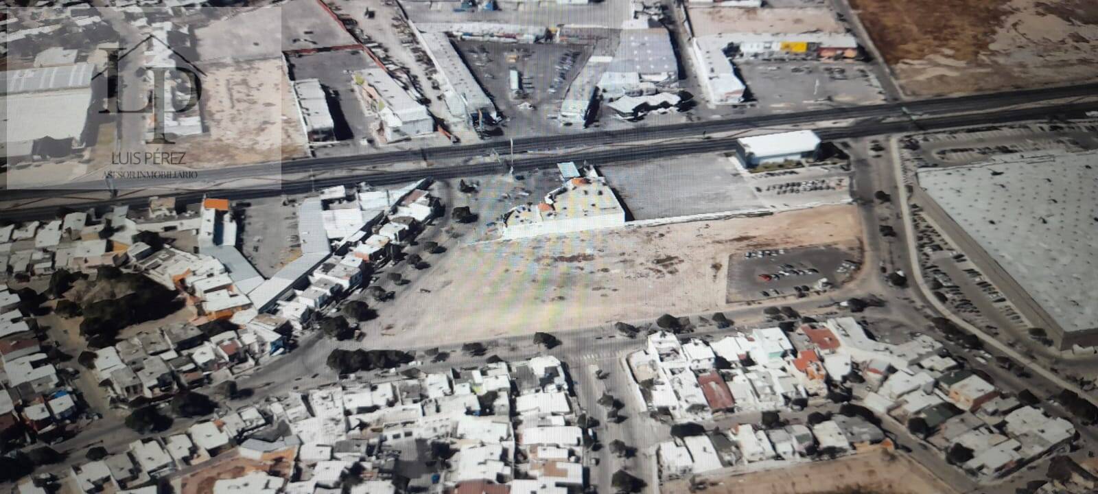 SE VENDE GRAN TERRENO CON EXCELENTE UBICACION, COMERCIAL