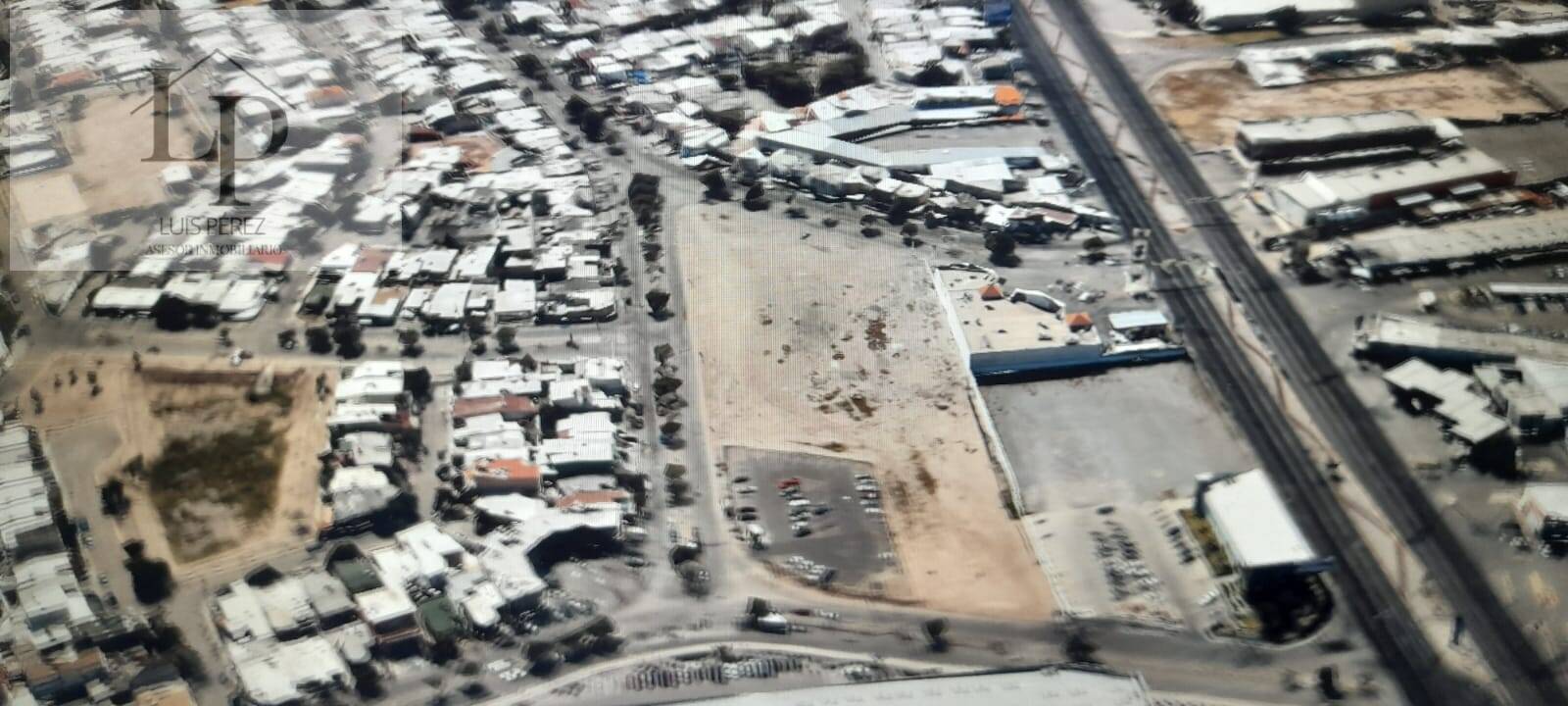 SE VENDE GRAN TERRENO CON EXCELENTE UBICACION, COMERCIAL