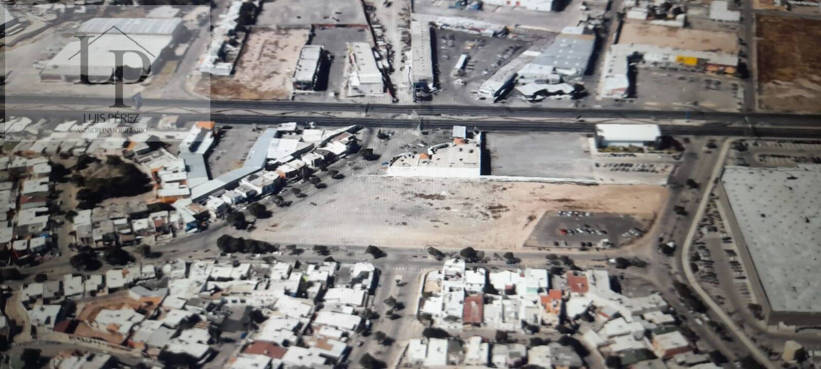 SE VENDE GRAN TERRENO CON EXCELENTE UBICACION, COMERCIAL