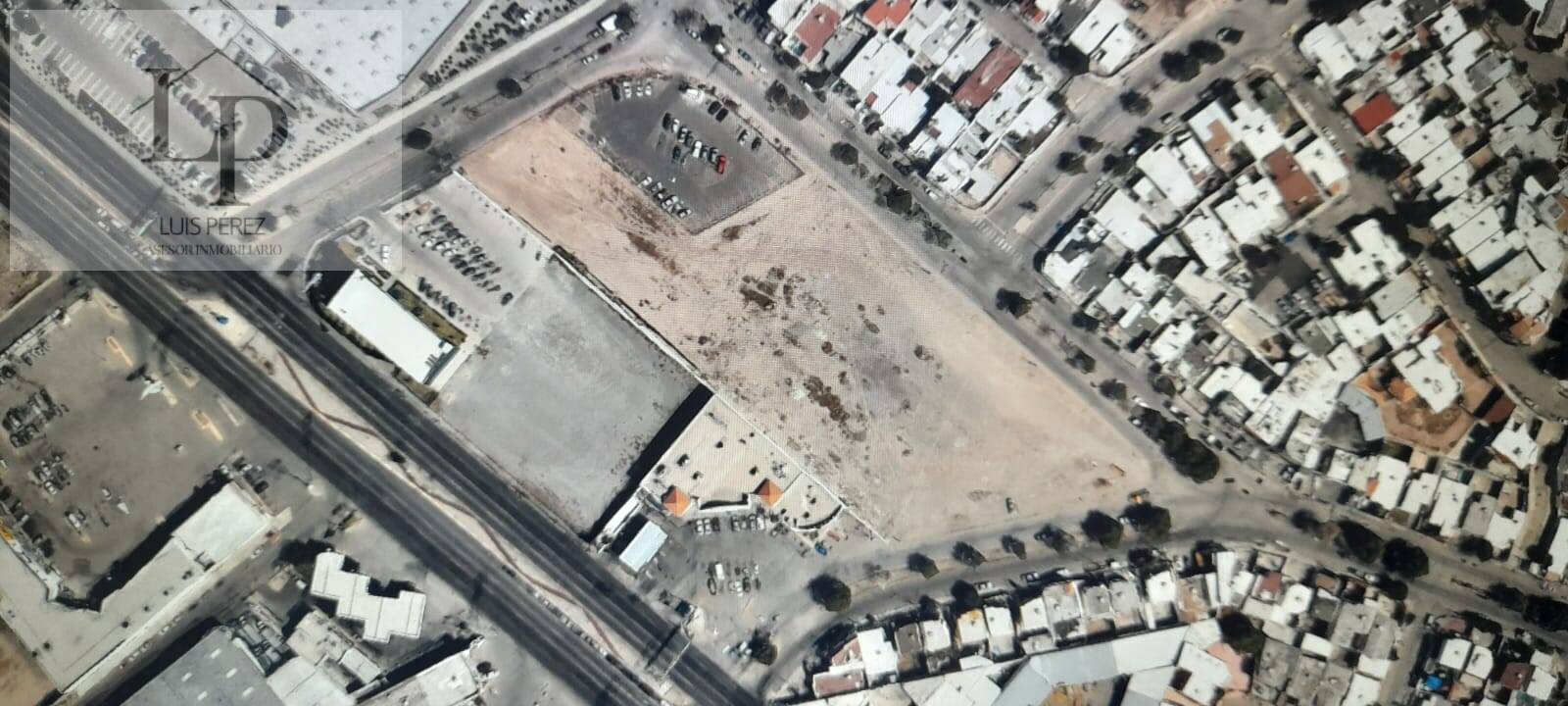 SE VENDE GRAN TERRENO CON EXCELENTE UBICACION, COMERCIAL