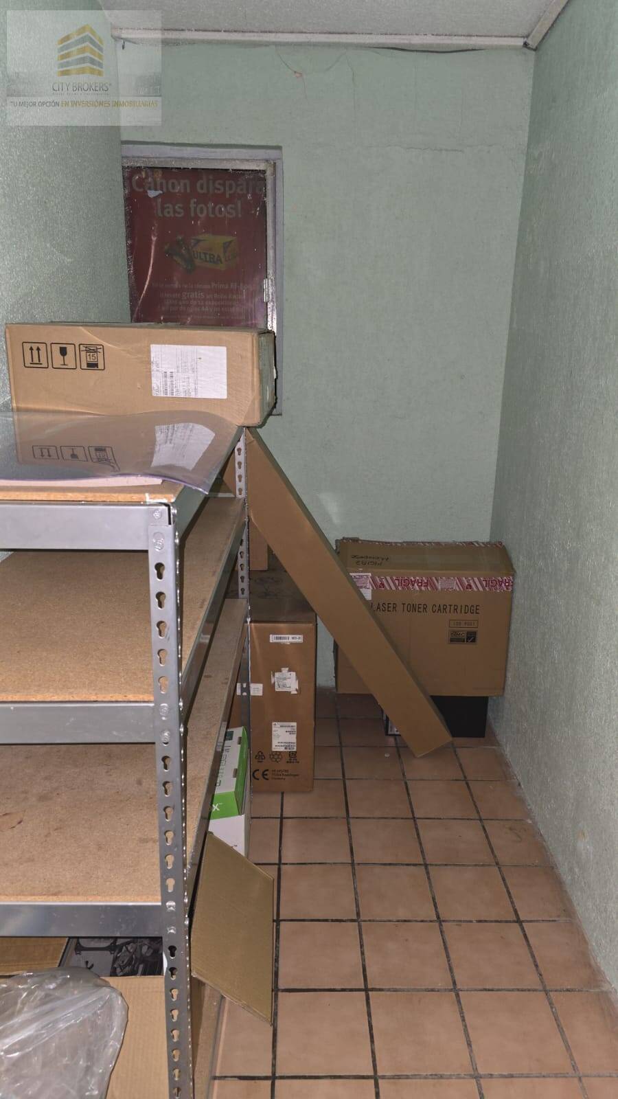 SE VENDEN  OFICINAS A 20 M DE PLUTARCO ELIAS CALLES CON MOBILIARIO INCLUIDO