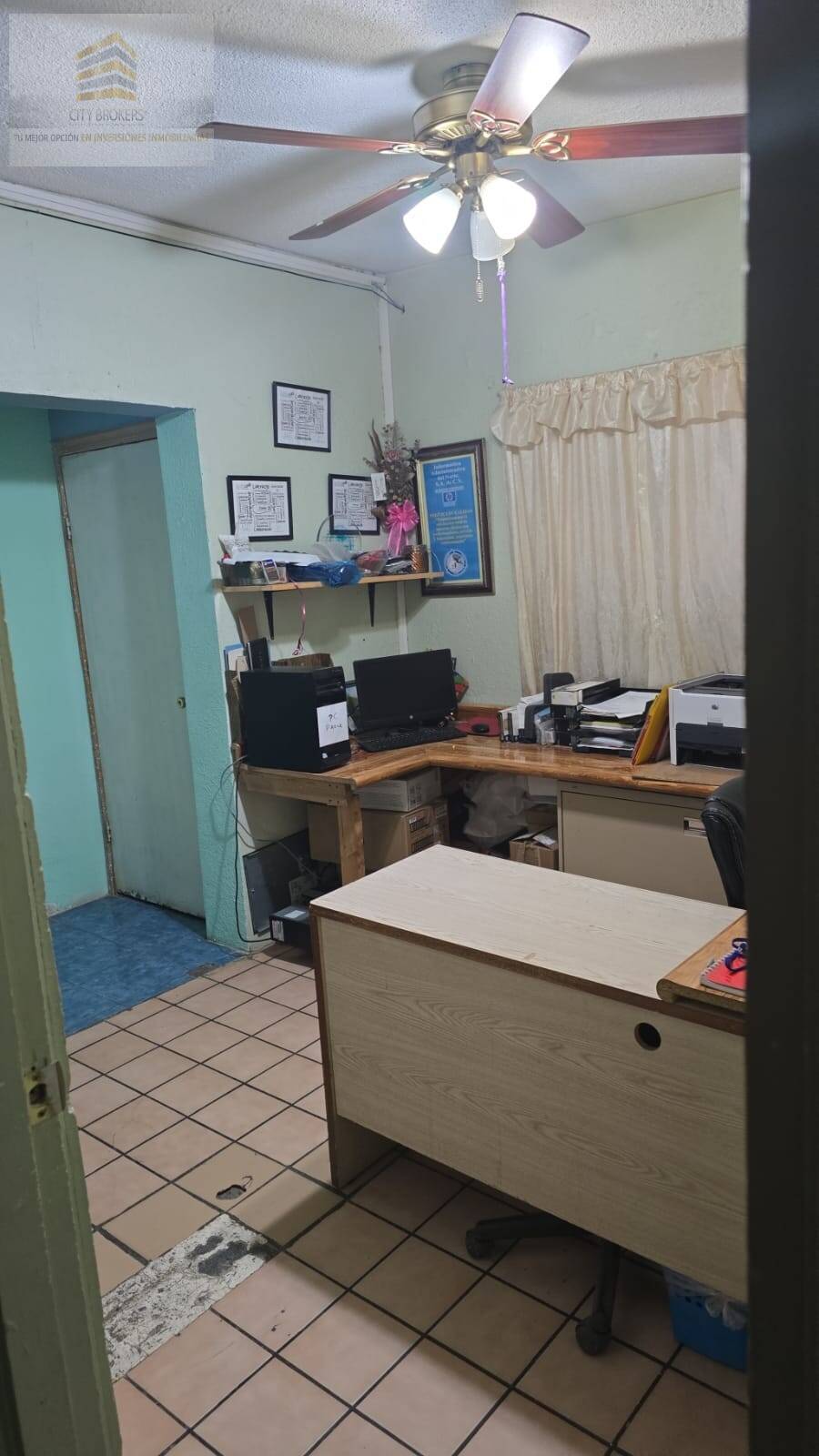 SE VENDEN  OFICINAS A 20 M DE PLUTARCO ELIAS CALLES CON MOBILIARIO INCLUIDO