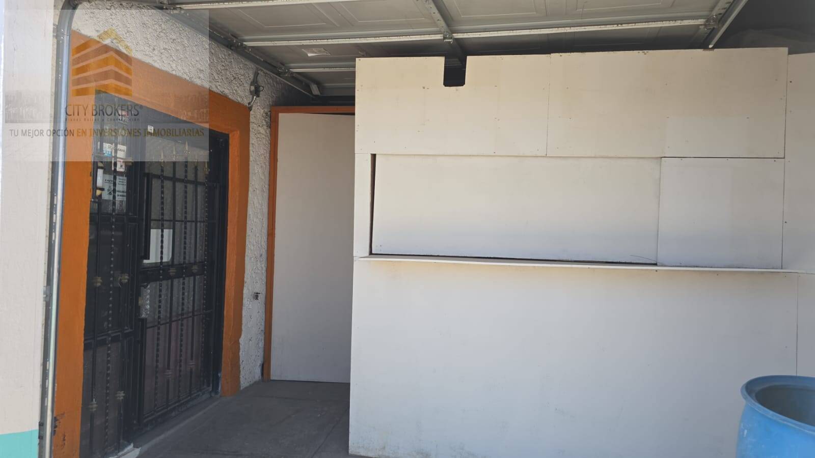 SE VENDEN  OFICINAS A 20 M DE PLUTARCO ELIAS CALLES CON MOBILIARIO INCLUIDO