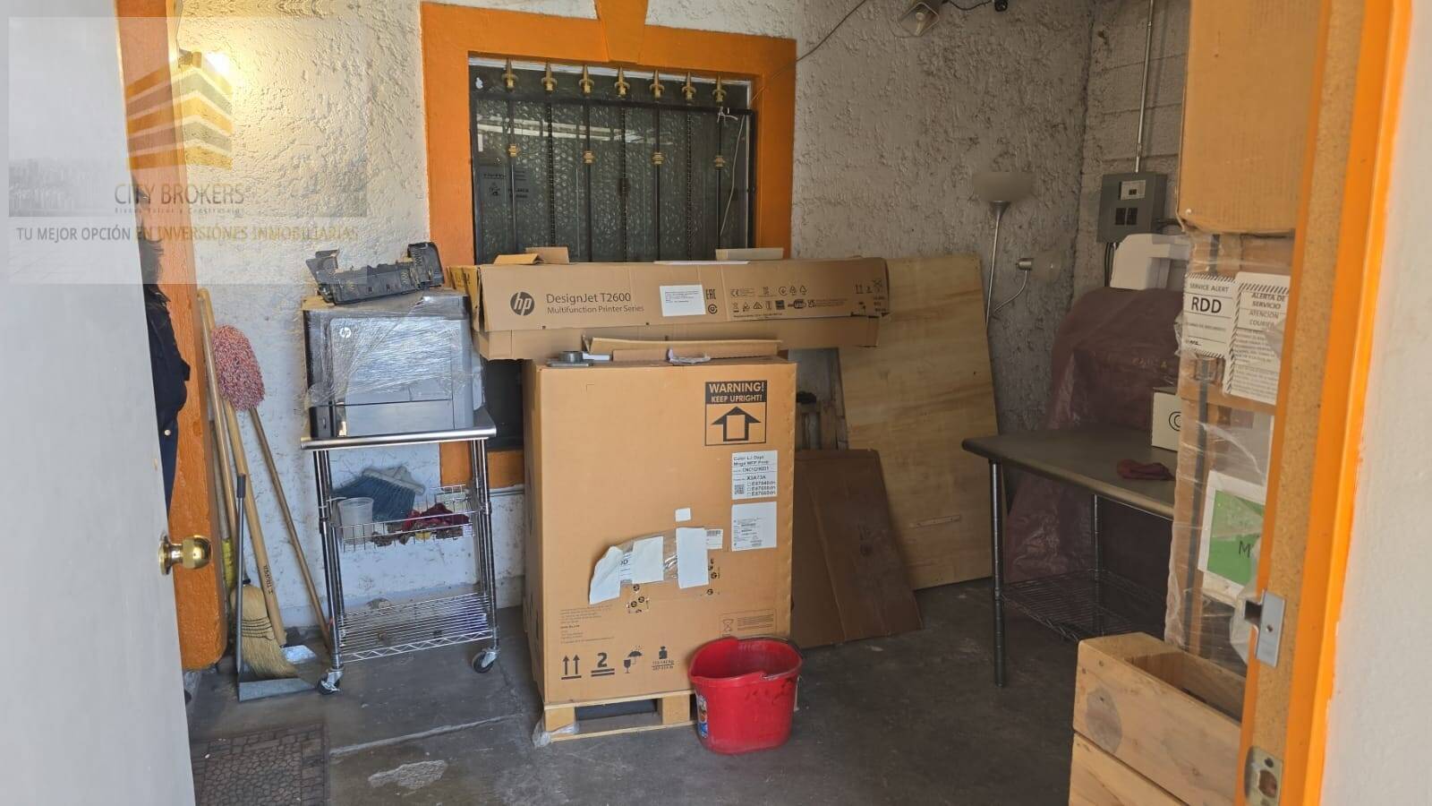 SE VENDEN  OFICINAS A 20 M DE PLUTARCO ELIAS CALLES CON MOBILIARIO INCLUIDO