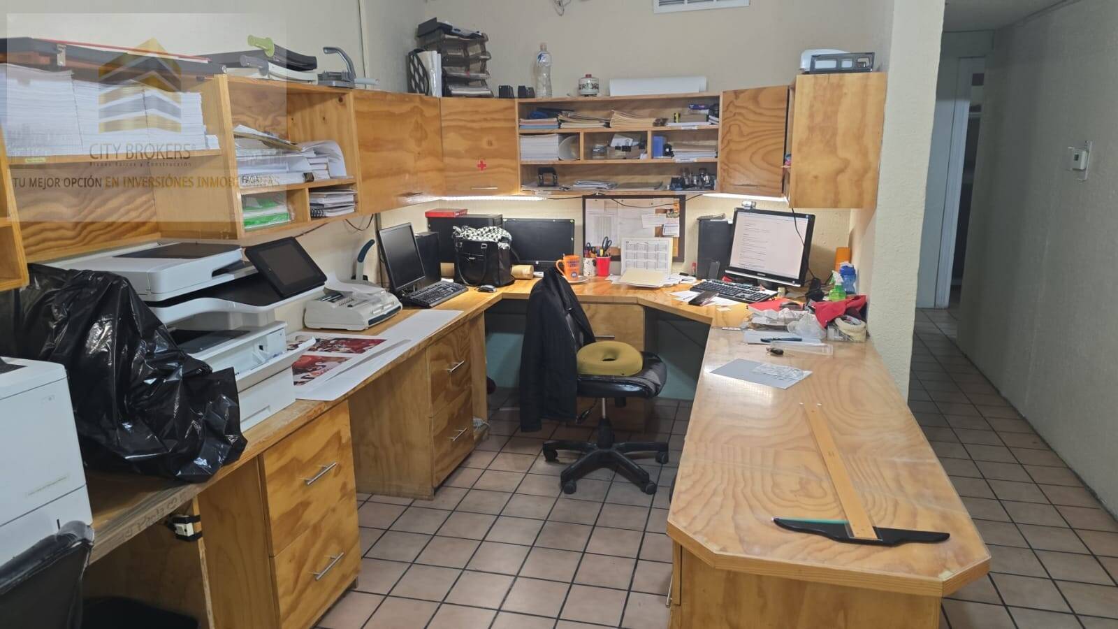 SE VENDEN  OFICINAS A 20 M DE PLUTARCO ELIAS CALLES CON MOBILIARIO INCLUIDO