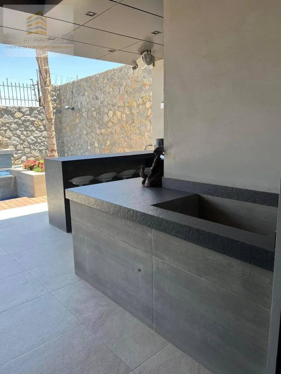 HERMOSA RESIDENCIA EN VENTA EN CAMPOS ELISEOS, SUPER EQUIPADA