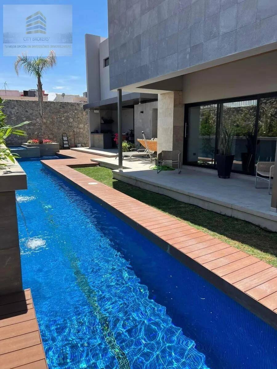 HERMOSA RESIDENCIA EN VENTA EN CAMPOS ELISEOS, SUPER EQUIPADA