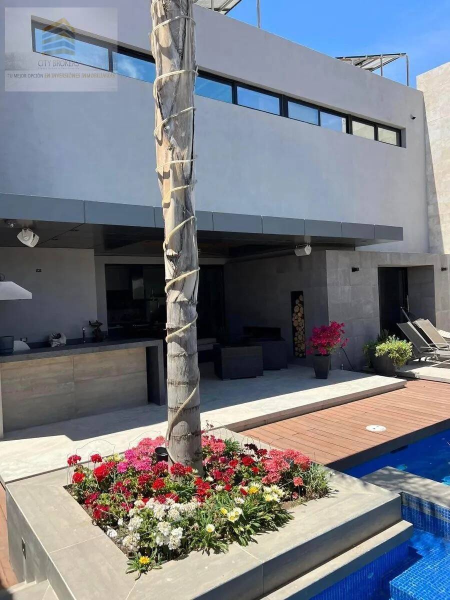 HERMOSA RESIDENCIA EN VENTA EN CAMPOS ELISEOS, SUPER EQUIPADA