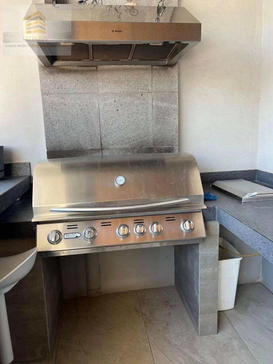HERMOSA RESIDENCIA EN VENTA EN CAMPOS ELISEOS, SUPER EQUIPADA