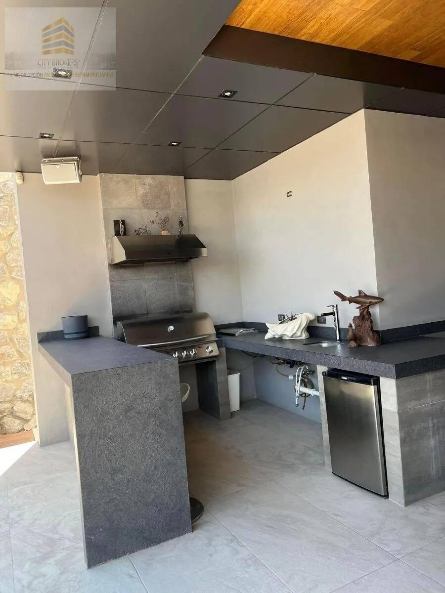 HERMOSA RESIDENCIA EN VENTA EN CAMPOS ELISEOS, SUPER EQUIPADA