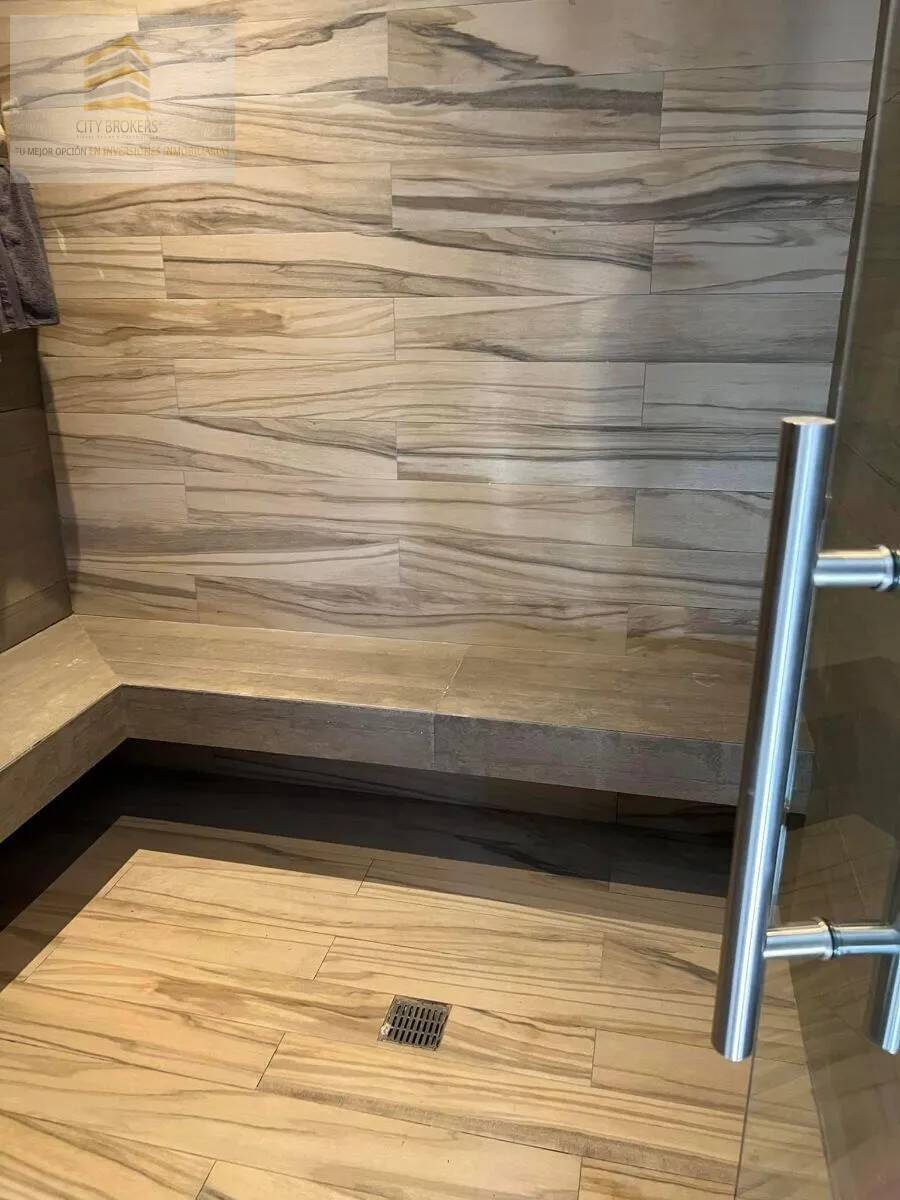 HERMOSA RESIDENCIA EN VENTA EN CAMPOS ELISEOS, SUPER EQUIPADA