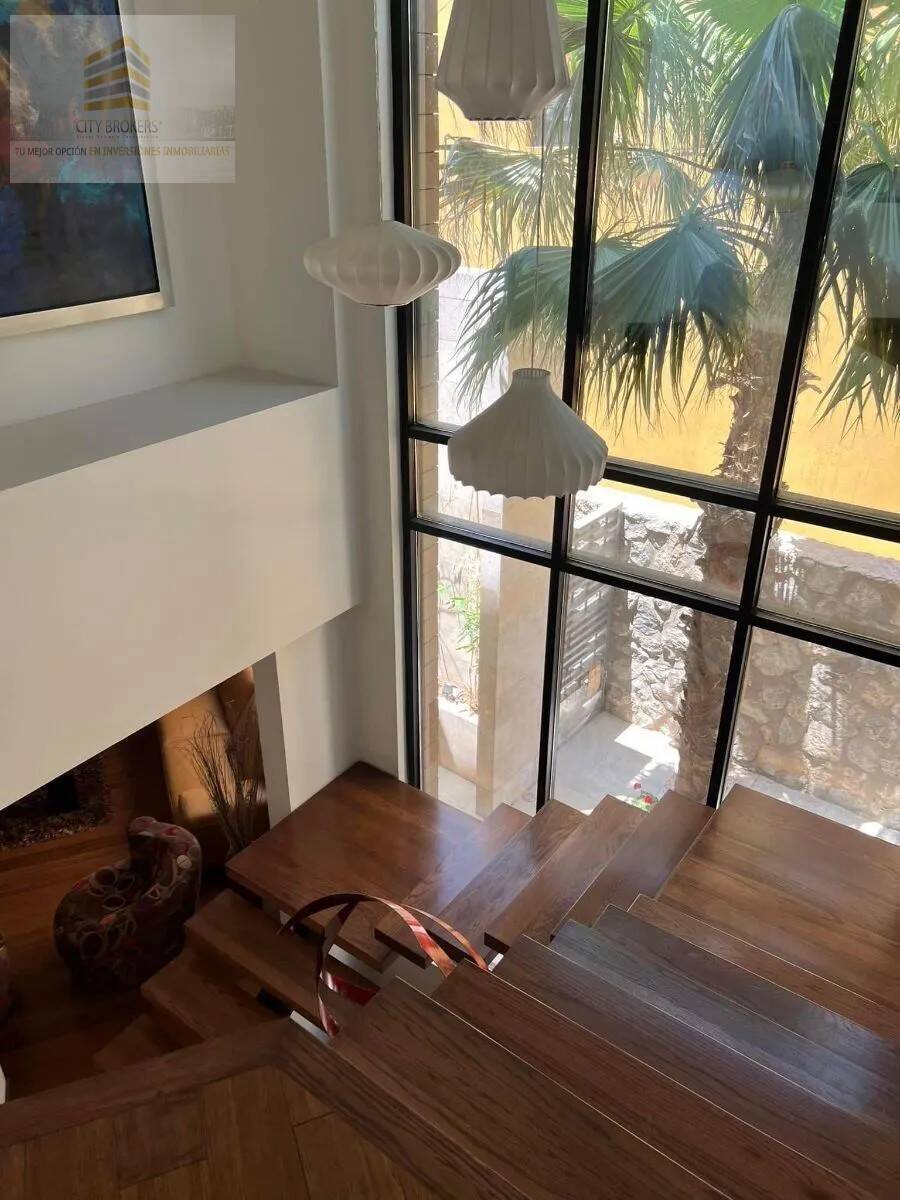HERMOSA RESIDENCIA EN VENTA EN CAMPOS ELISEOS, SUPER EQUIPADA