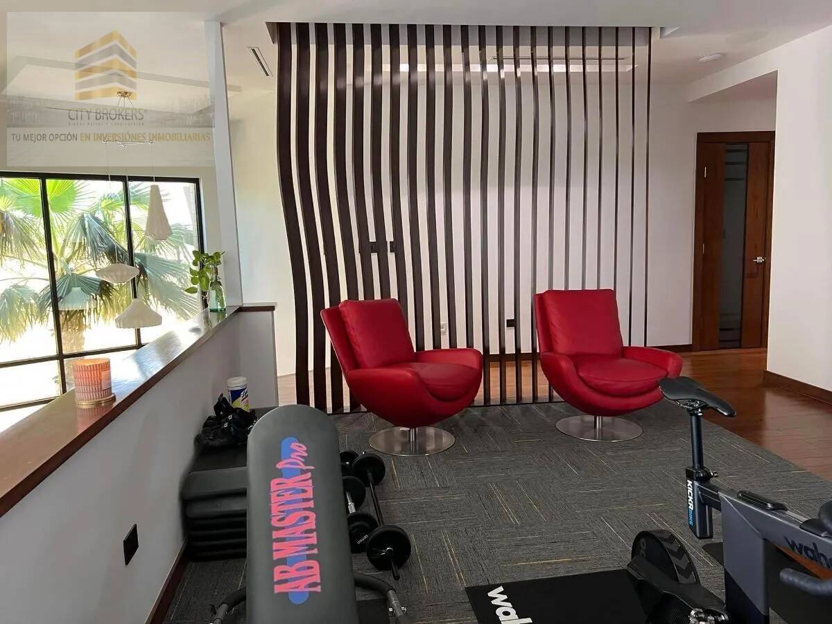 HERMOSA RESIDENCIA EN VENTA EN CAMPOS ELISEOS, SUPER EQUIPADA