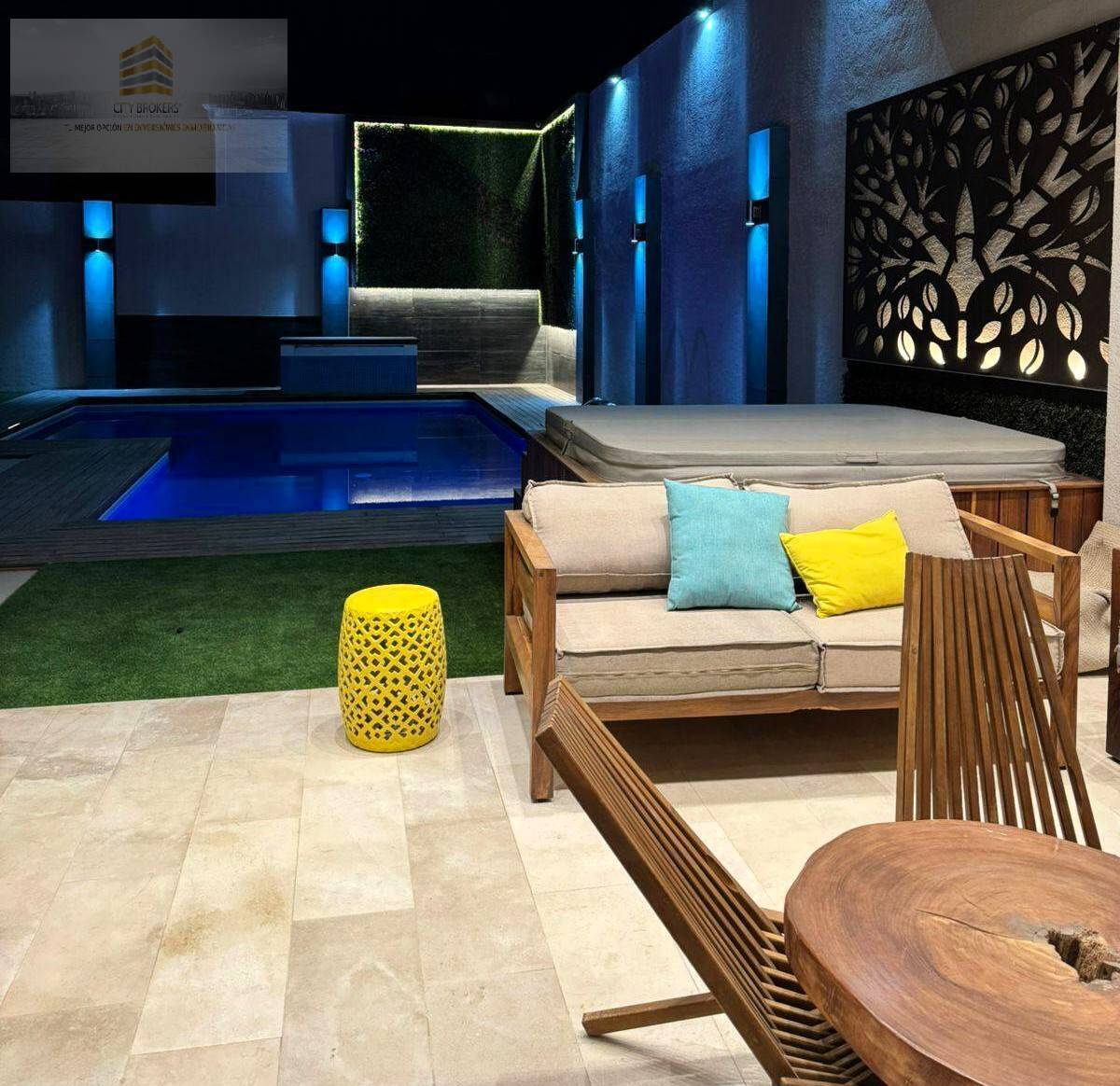 SE VENDE HERMOSA RESIDENCIA EN UBICACION PRIVILEGIADA