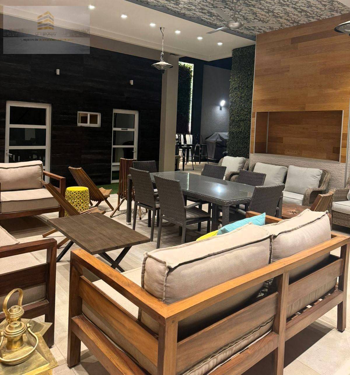 SE VENDE HERMOSA RESIDENCIA EN UBICACION PRIVILEGIADA